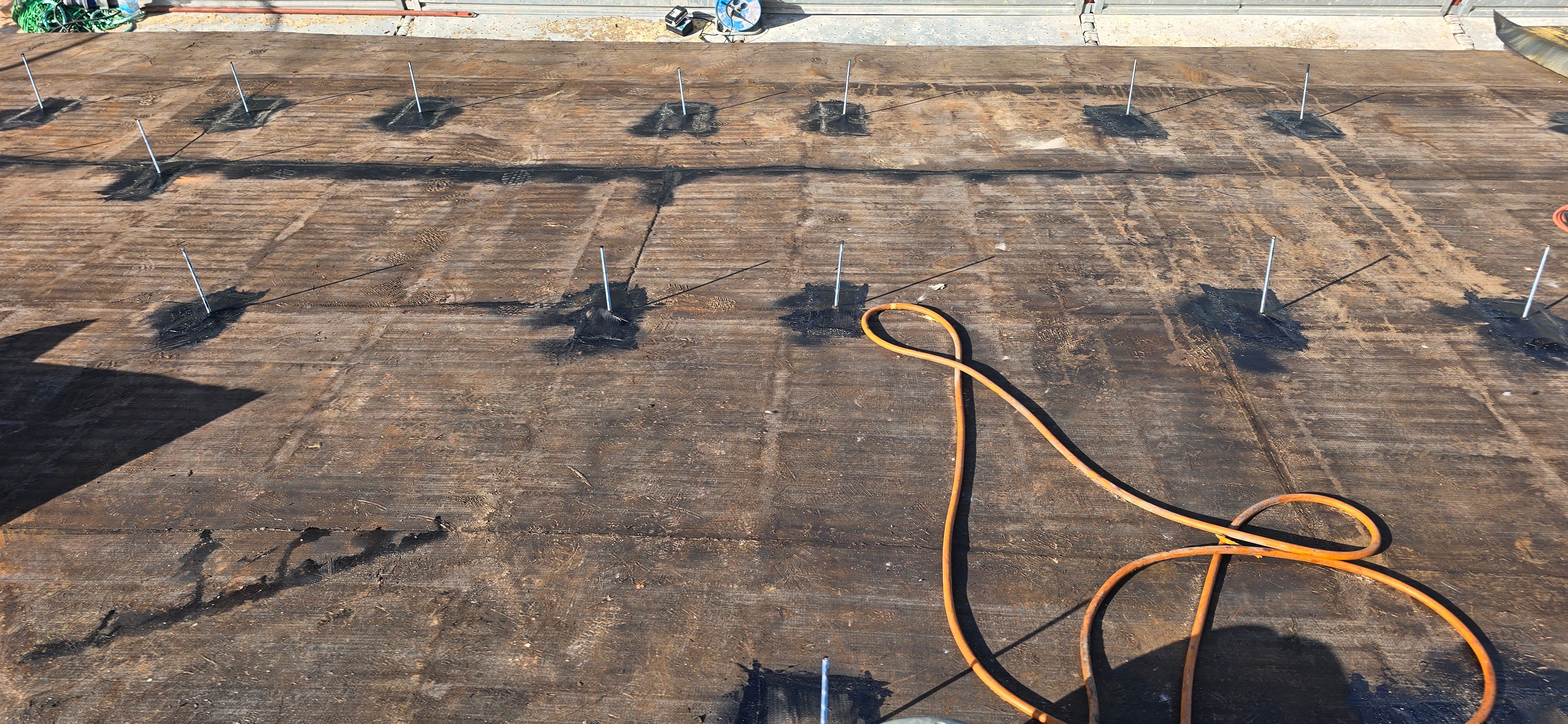 Impermeabilizzazione staffe per pannelli solari e fotovoltaici