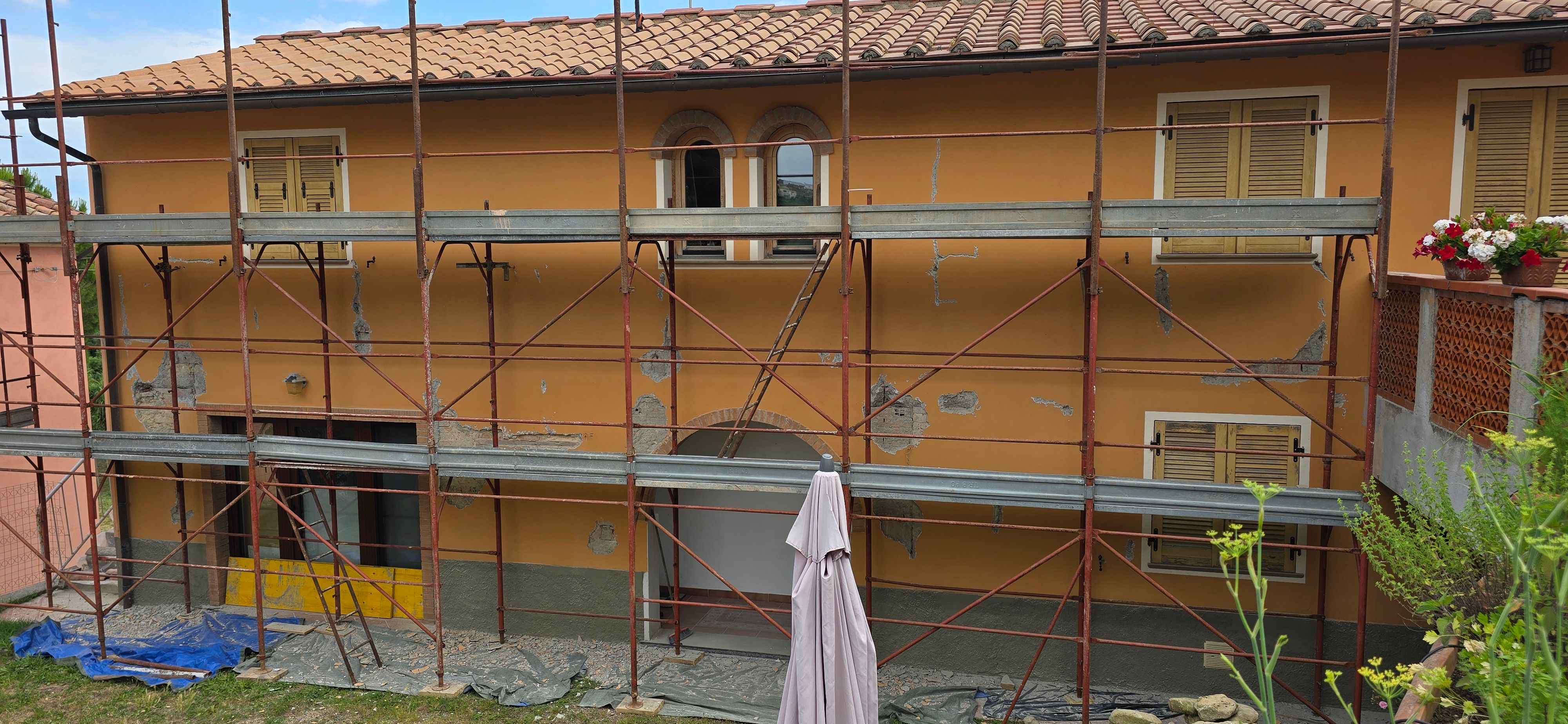 Rifacimento facciata a Casciana Terme