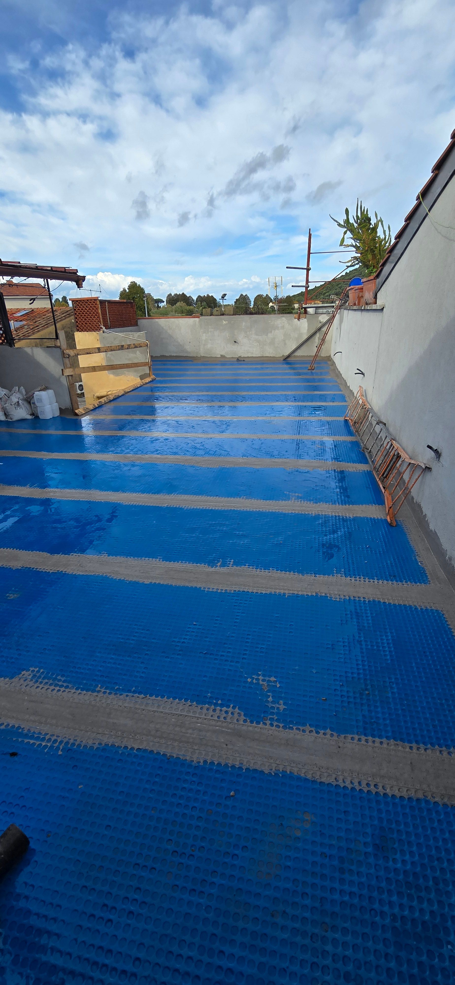 Impermeabilizzazione terrazzo con Mapeguard UM 35 della MAPEI