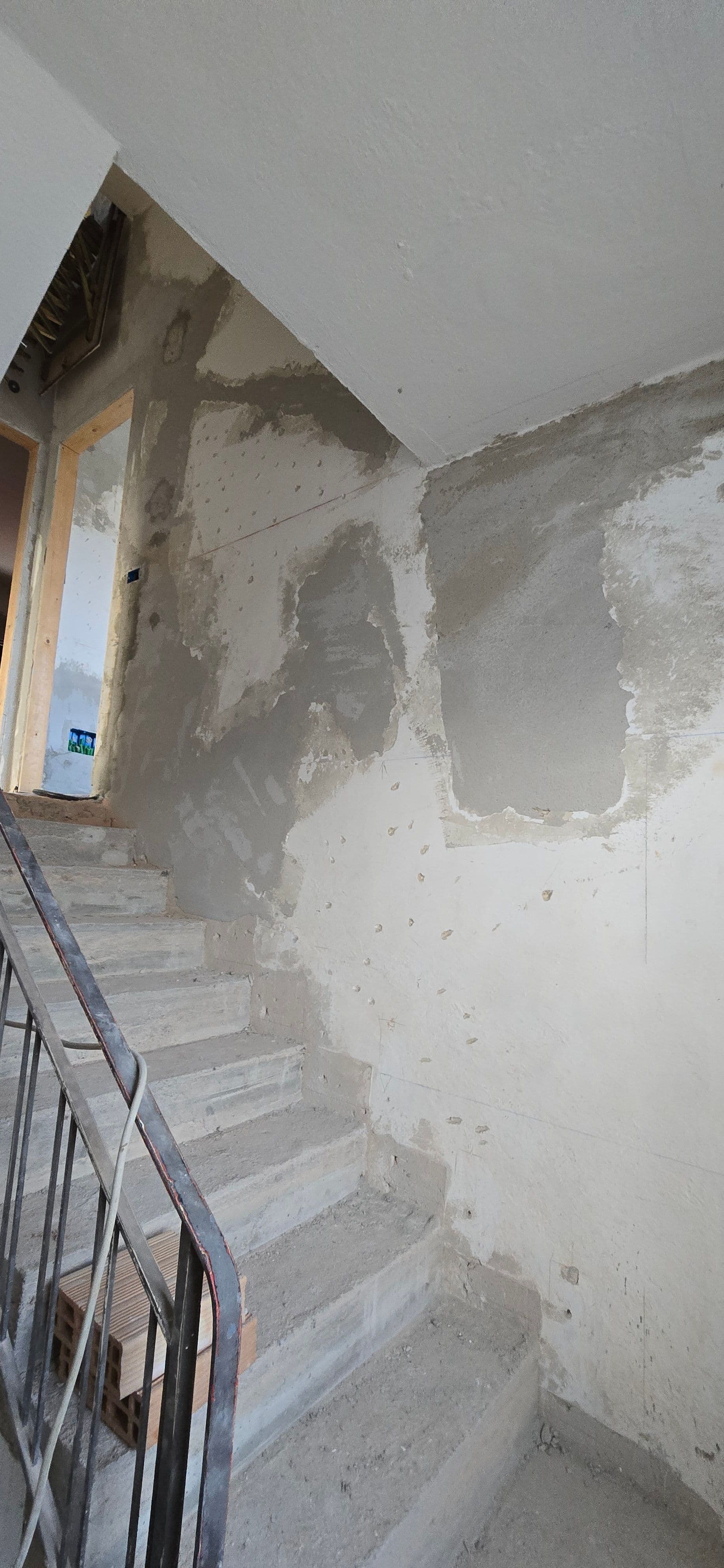 Scala grezza in cemento armato