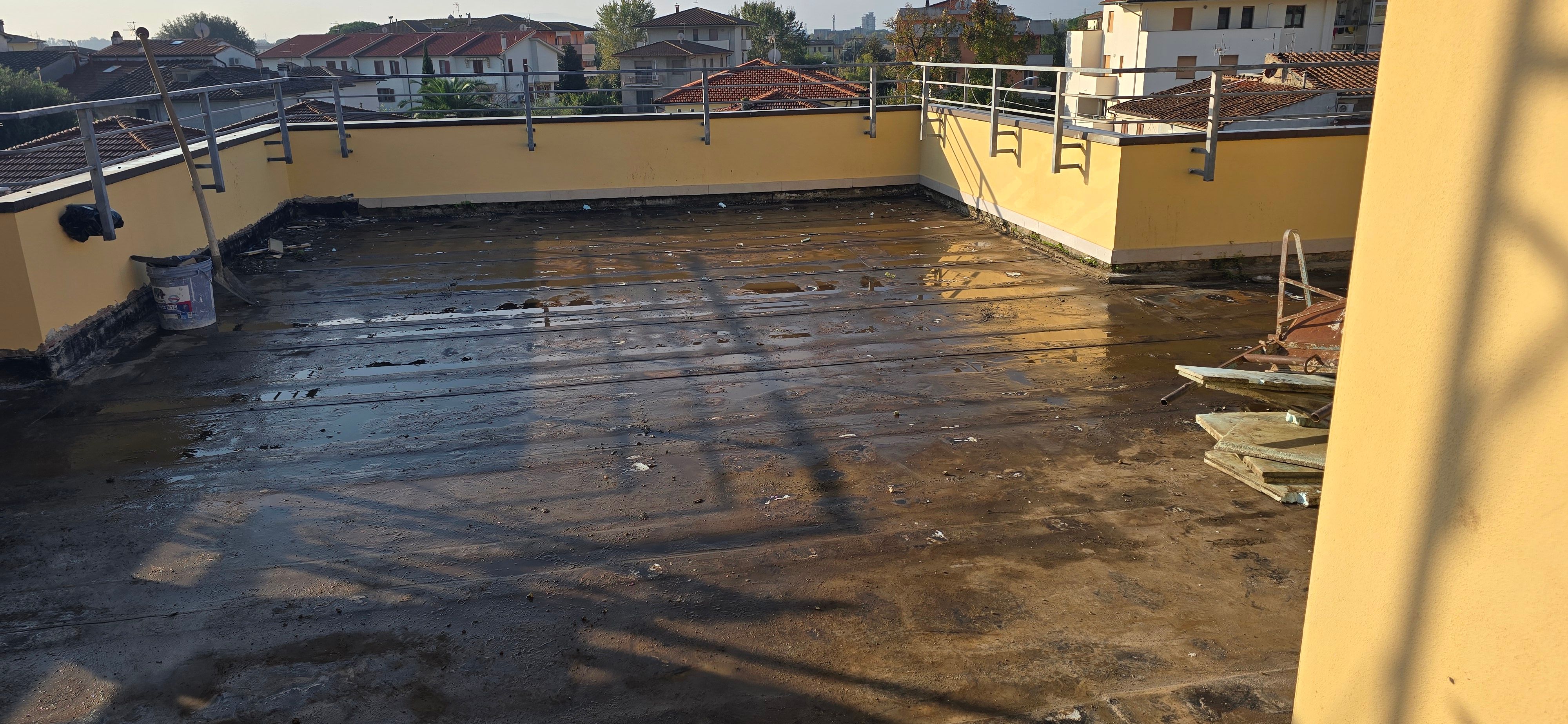 Rifacimento impermeabilizzazione e pavimentazione terrazzo a Pisa