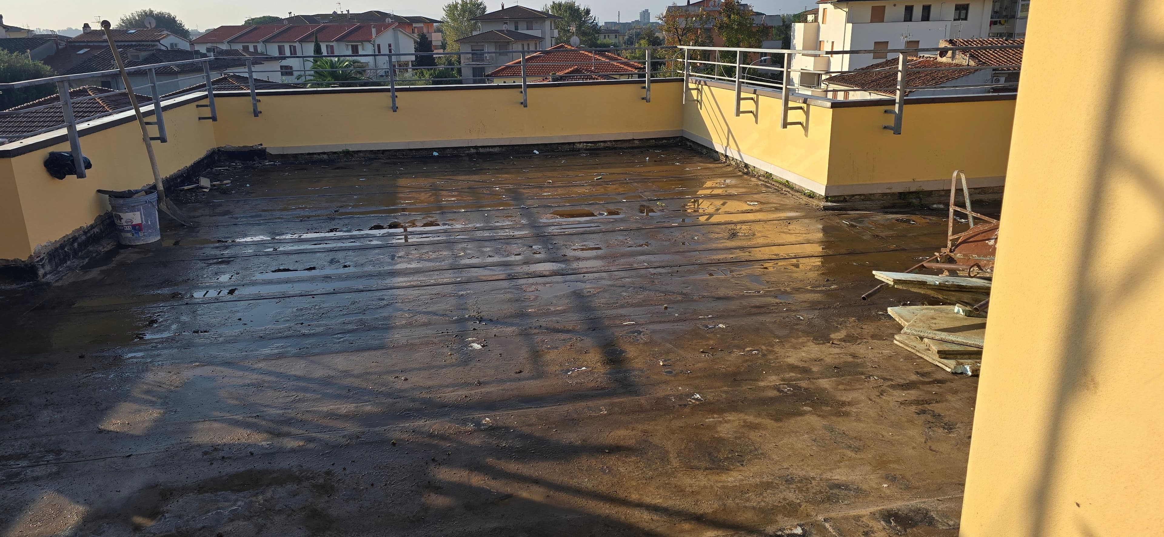 Rifacimento impermeabilizzazione e pavimentazione terrazzo a Pisa