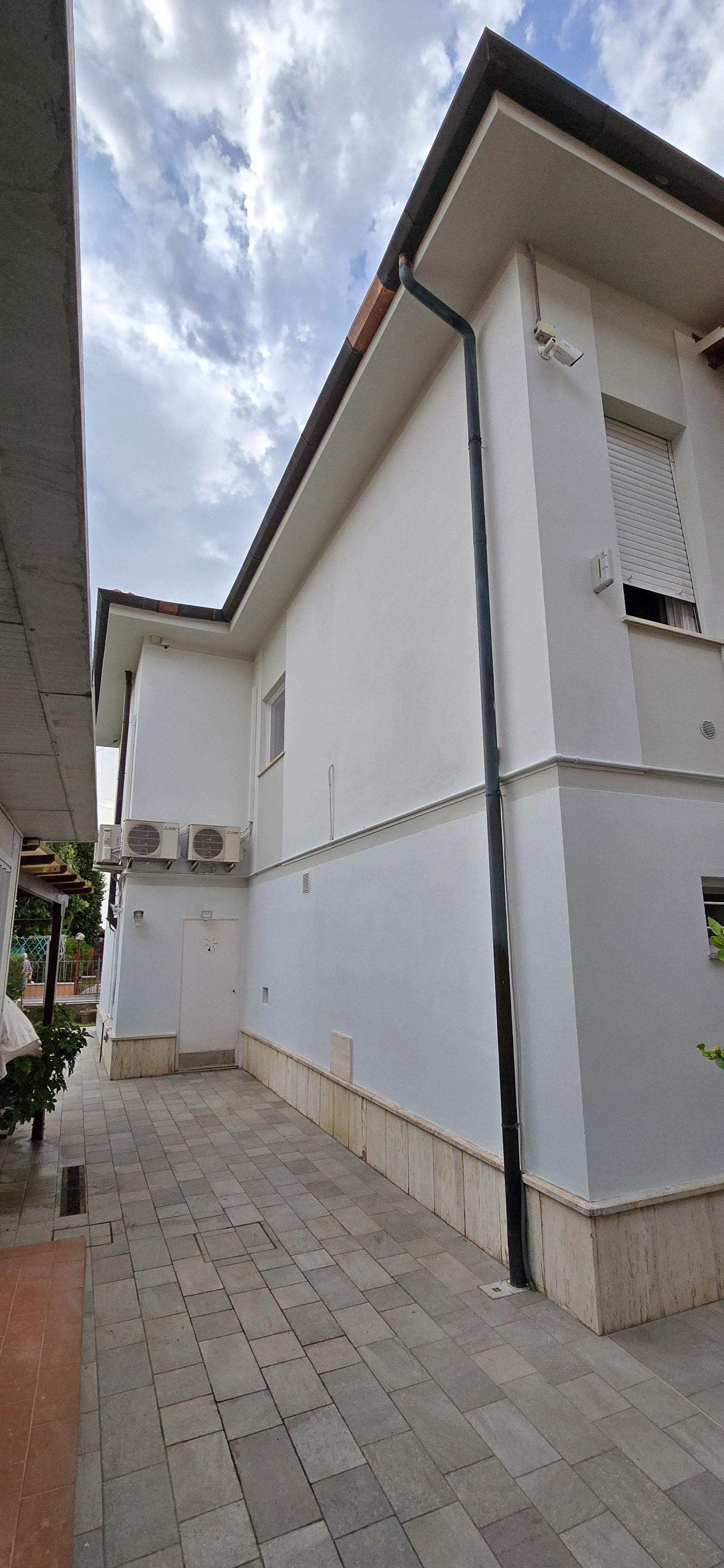 Rifacimento facciata e tetto a Pisa