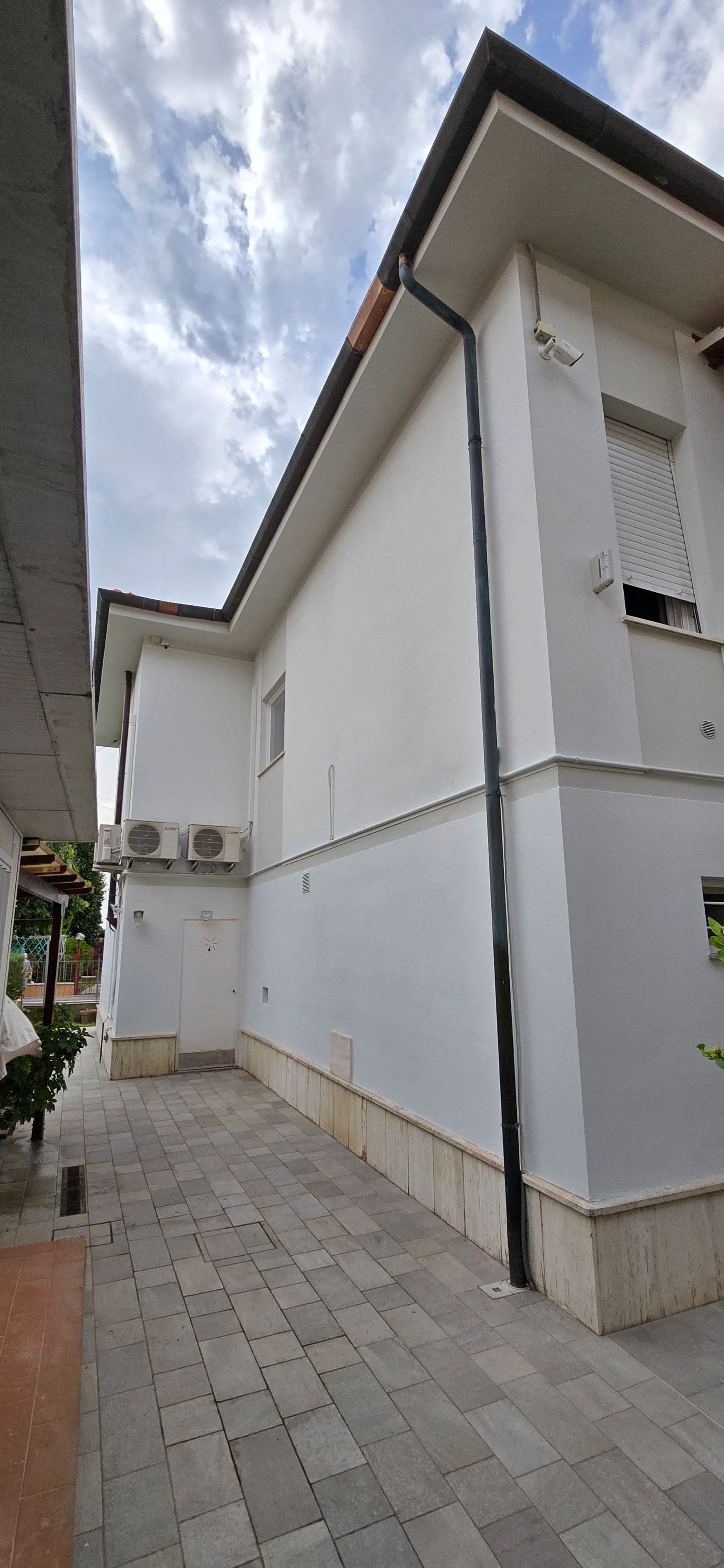 Rifacimento facciata e tetto a Pisa