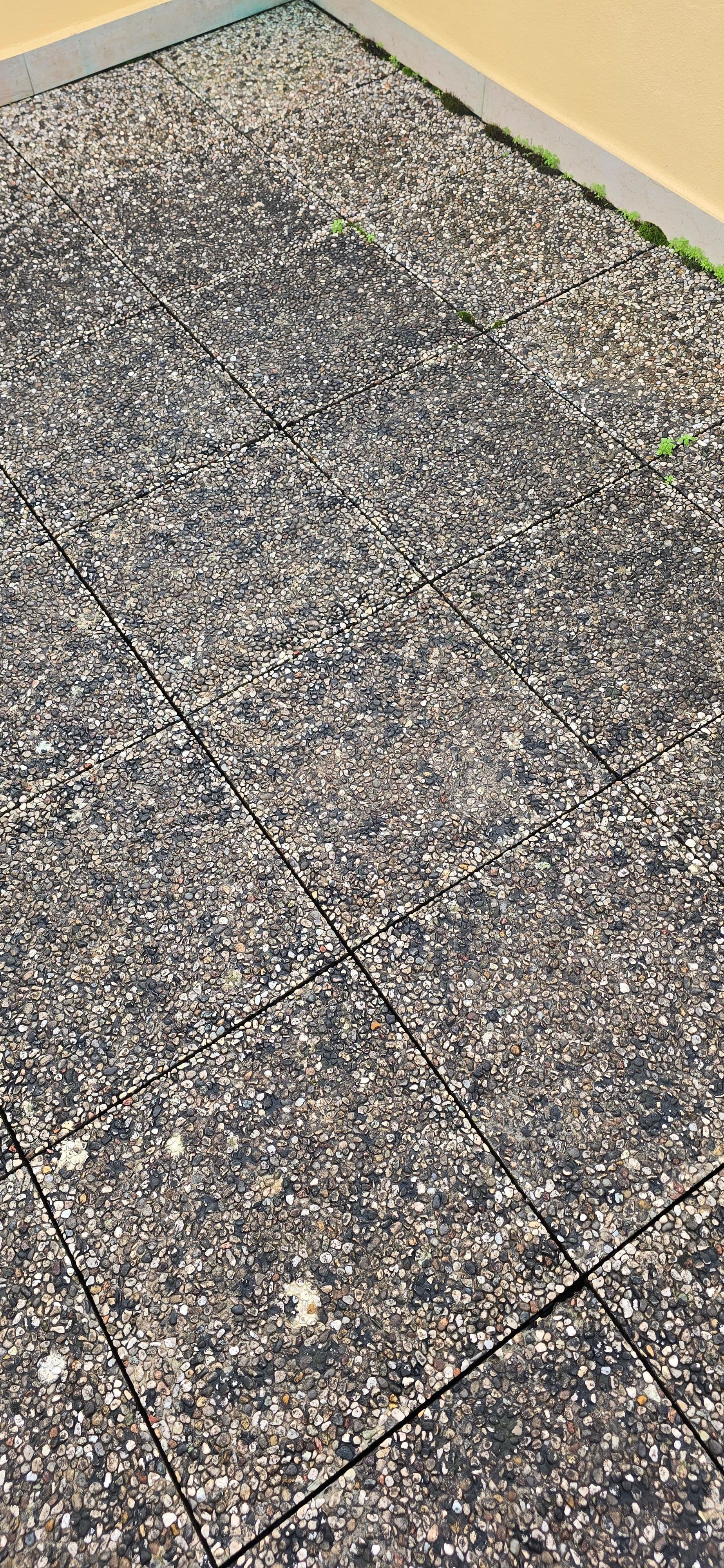 Pavimento esterno in graniglia